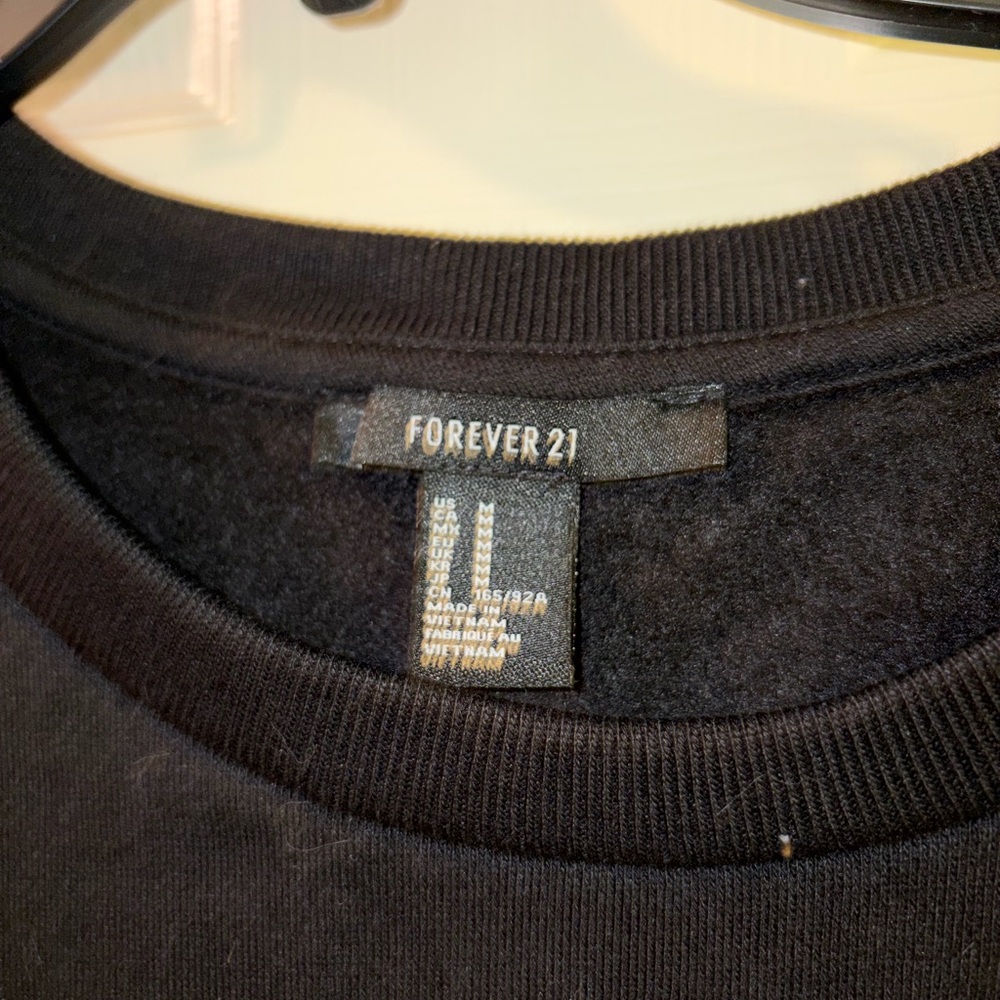 Forever 21 Black Crewneck Sweatshirt - Picture 2 of 2